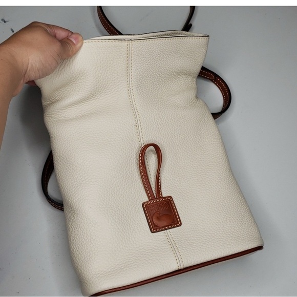 Dooney & Bourke Cream and Brown Crossbody toggle Bag festival boho - Picture 3 of 13